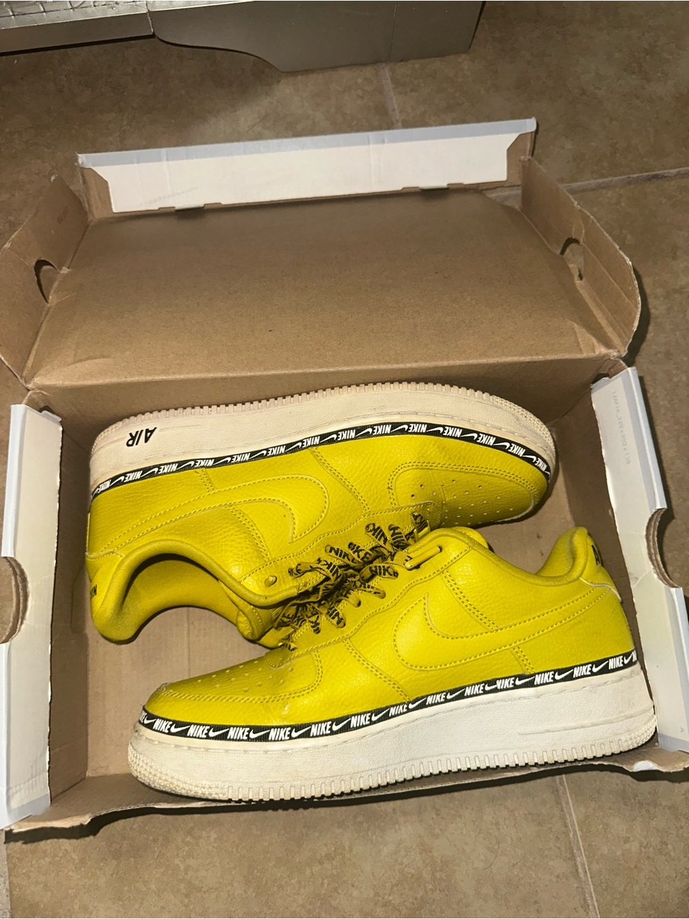 Nike Kids' Bright Yellow Low-Top Sneakers with Branded Trim